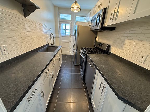 4th image of 4 S Vine St APT 3