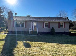 1220 Squires Dr, Mogadore, OH 44260