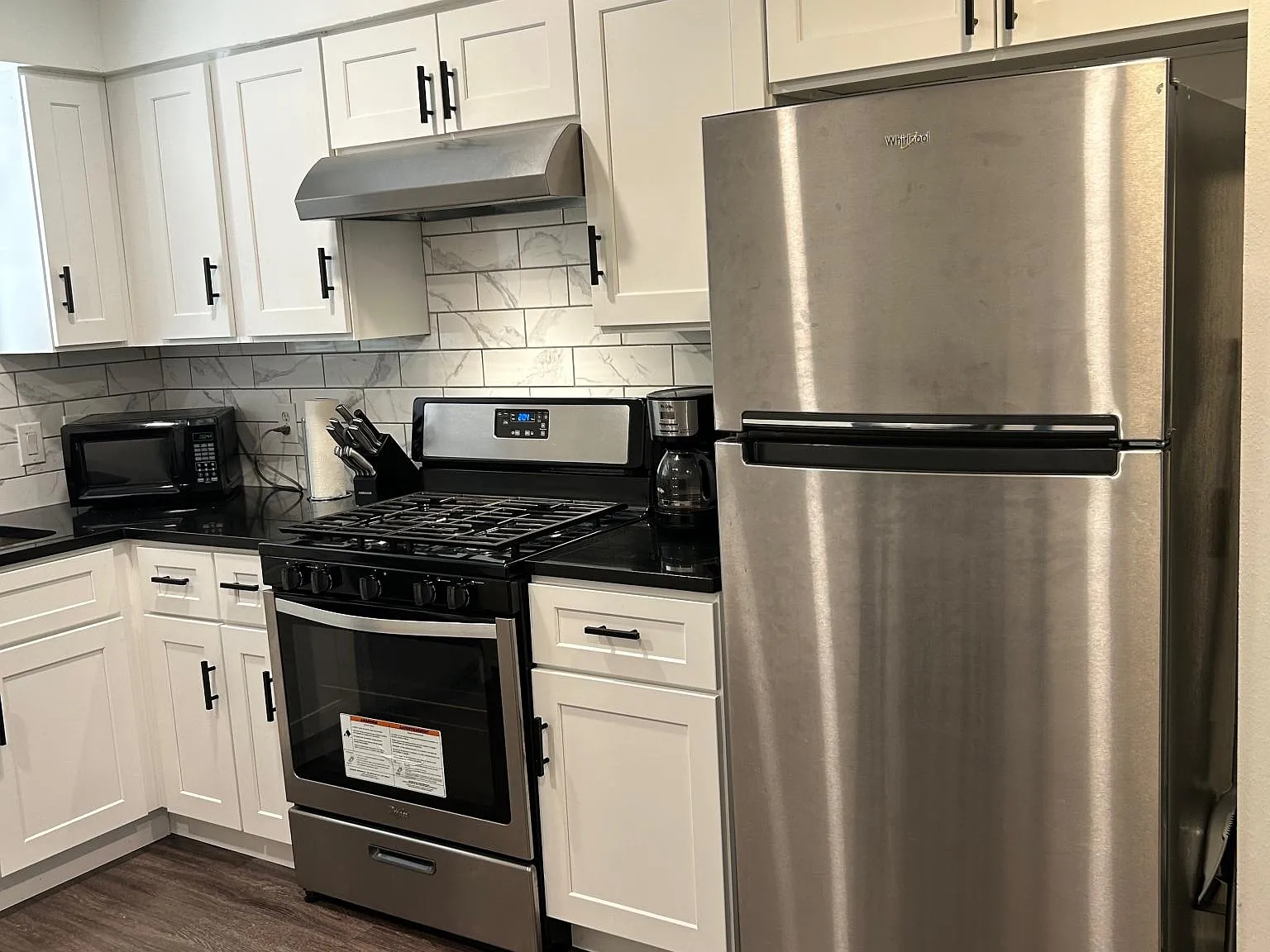 3318 Dolphin Dr — Photo 4