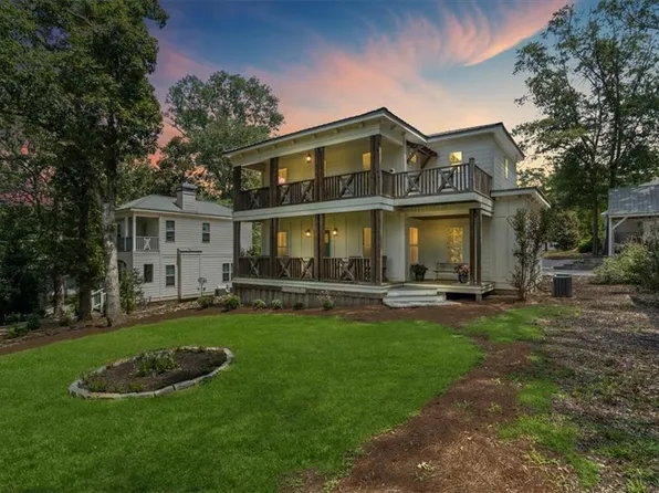 1282 NW Longview Dr, Gainesville, GA 30501