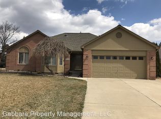 40060 Carini Dr, Sterling Heights, MI 48313