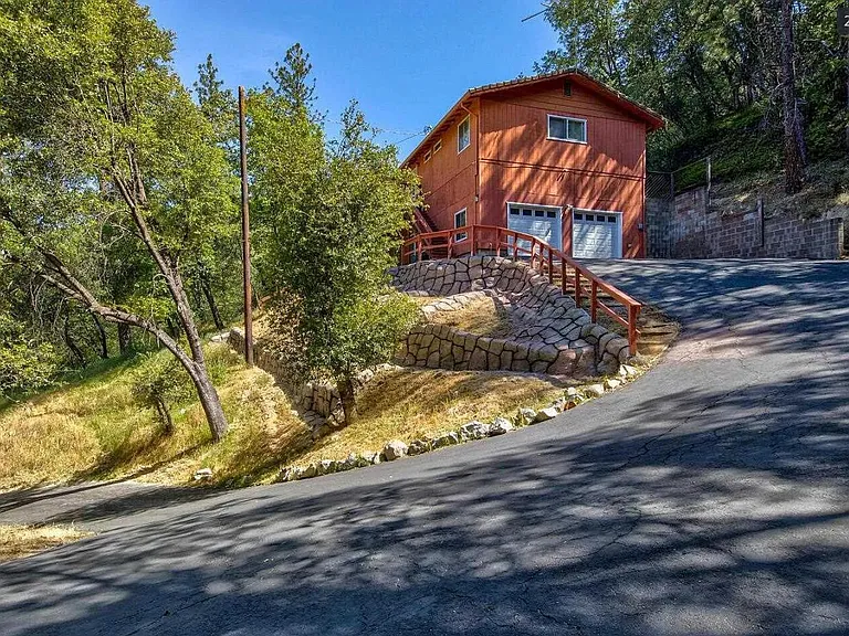 22129 Feather River Dr — Photo 2