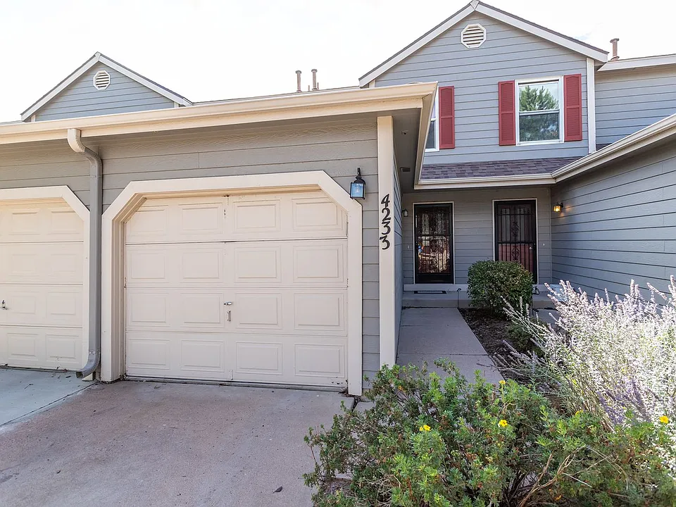 4233 Hunting Meadows Cir