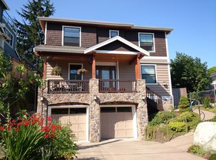 5587 Kenwood Pl N, Seattle, WA 98103