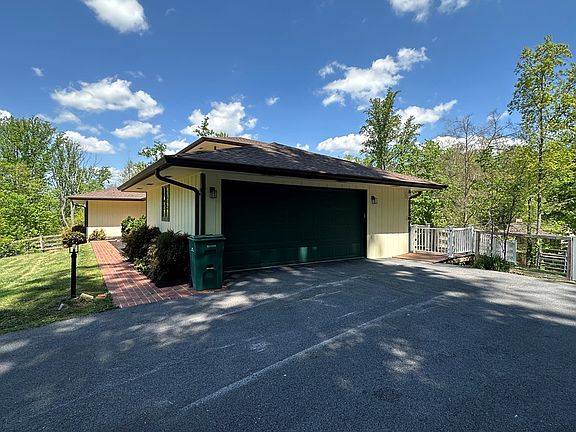 2nd image of 21506 Plantation Rd