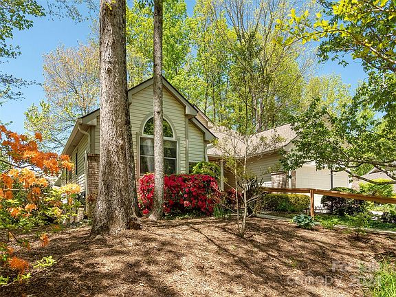2nd image of 310 Croydon Dr