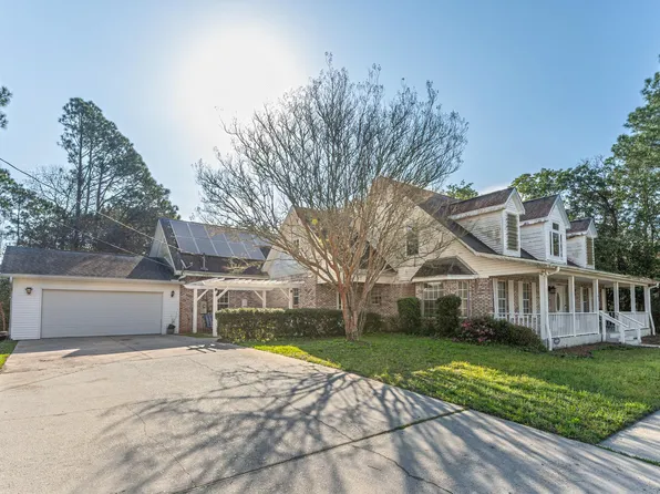 1004 Sandra Dr, Mary Esther, FL 32569