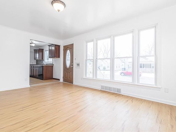 2nd image of 12704 Grimsby Ave