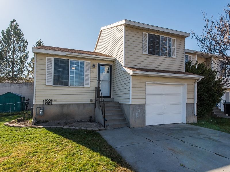 1st image of 1525 W Ponderosa Ln
