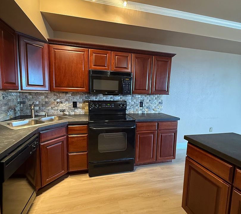 1st image of 601 W 11th Ave APT 1112
