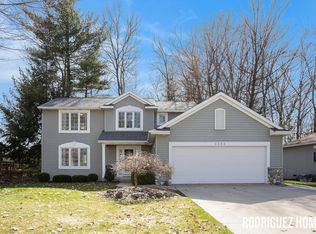 2564 Danton Dr SW, Wyoming, MI 49519