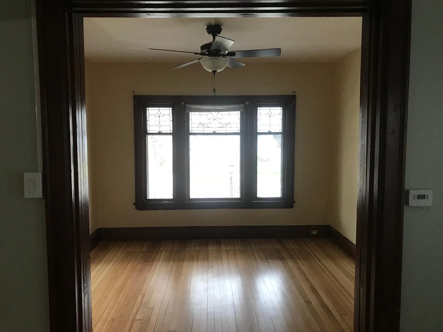 3 bed, 1200 sqft, $1,300 — Photo 1