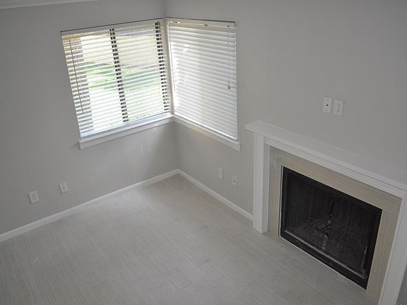 3rd image of 100 Fairway Park Blvd Unit 908