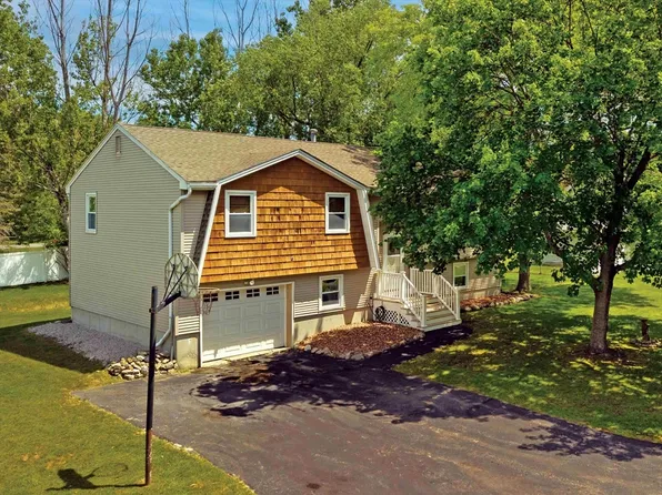 7 Wintergreen Cir, Methuen, MA 01844