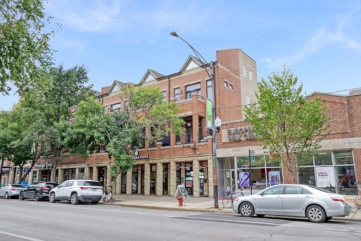 1st image of 3726 N Southport Ave #3