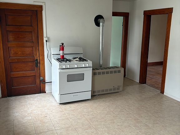 5th image of 51 Elm St APT 3