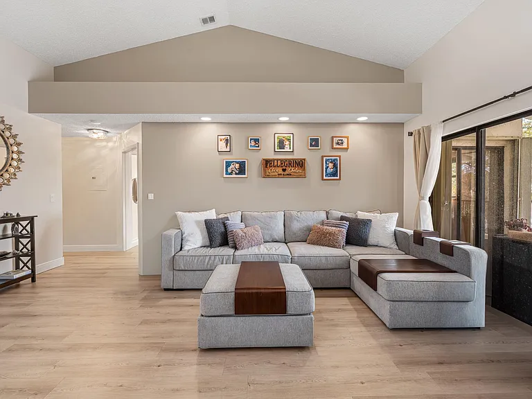 3006 Black Oak Ct #3006 — Photo 6