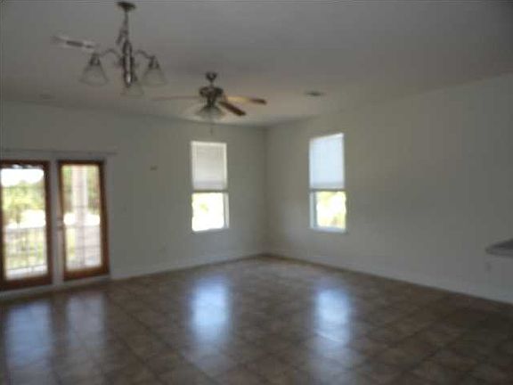 3rd image of 509A E Meridian Ave