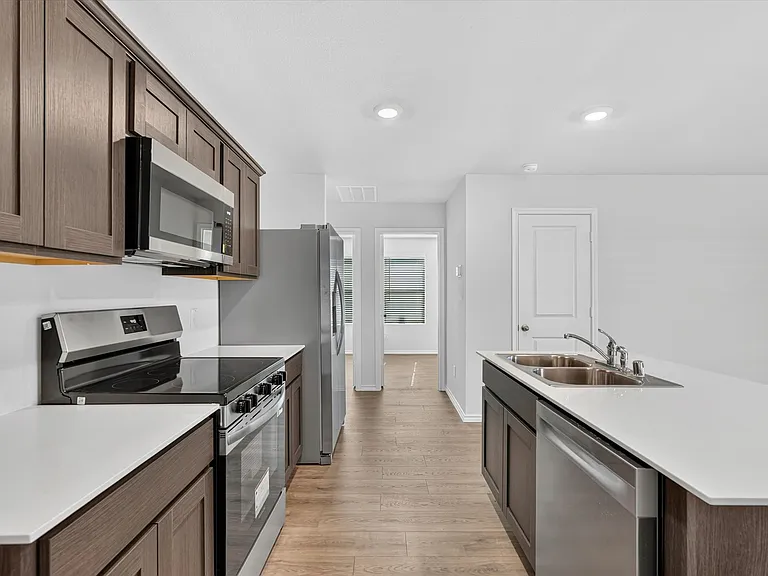 1121 Southfield Dr — Photo 9
