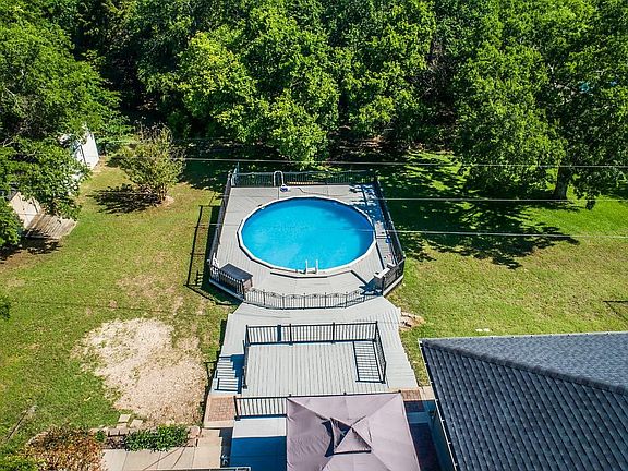 4th image of 4401 Oak Hollow Dr