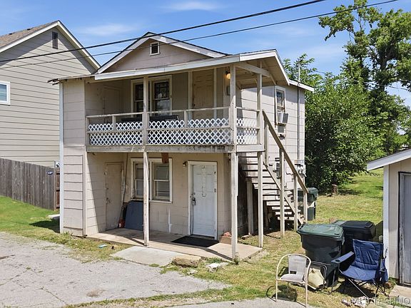 3rd image of 211 W Jordan St