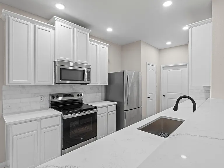 148 Isabel Ln — Photo 8
