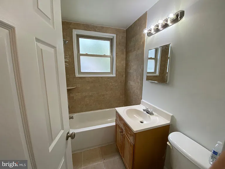 2838 Hartford St SE #304 — Photo 11