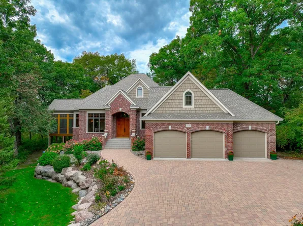 17 Pine Cone Rd, North Oaks, MN 55127