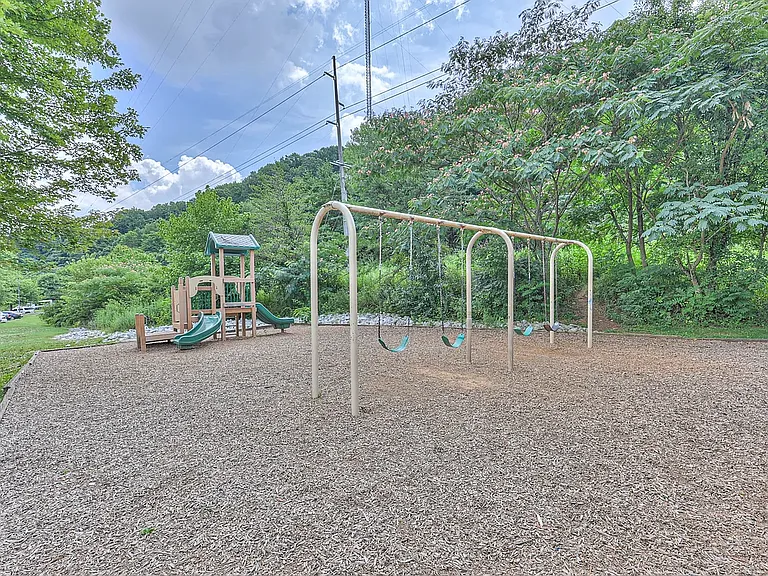 Cassell Ridge — Photo 19