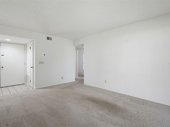 5th image of 7 MID PINES CIRCLE