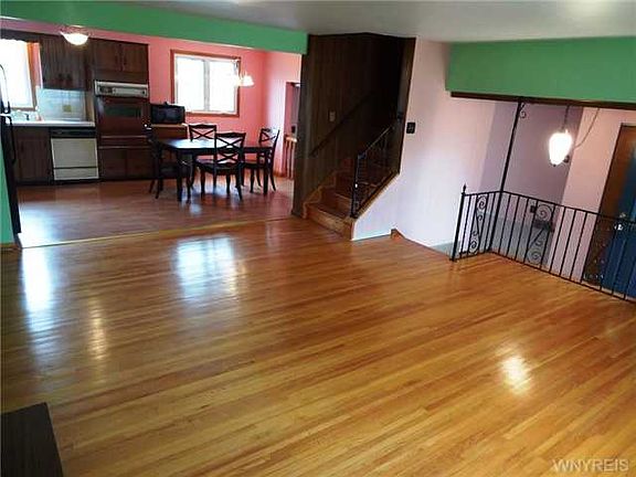 2nd image of 15 E Toulon Dr