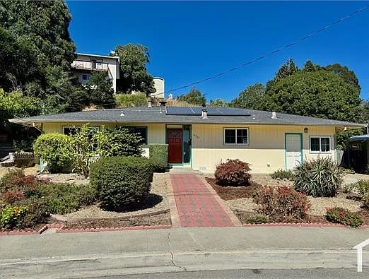3 bed, 1500 sqft, $3,200 — Photo 2