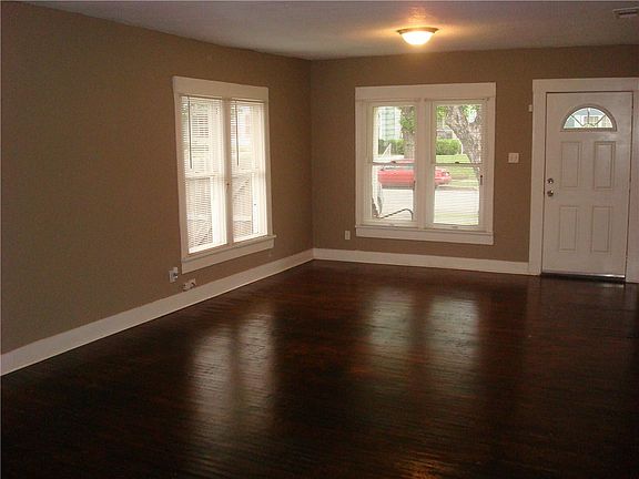 3rd image of 3132 Willing Ave