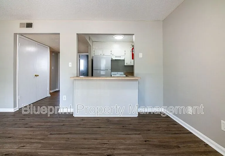 1917 18th Pl N — Photo 13