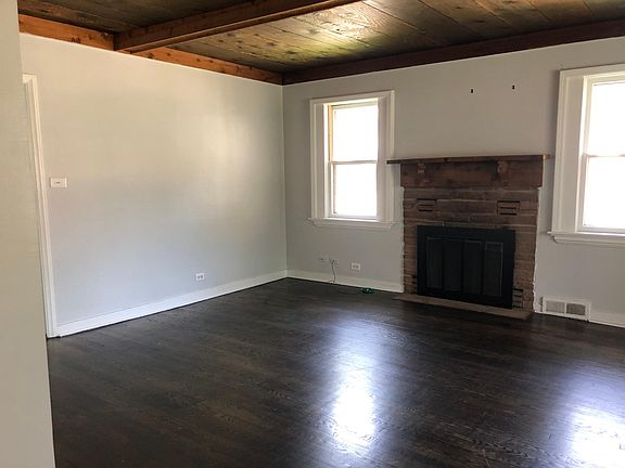 2nd image of 343 Hawthorne Blvd