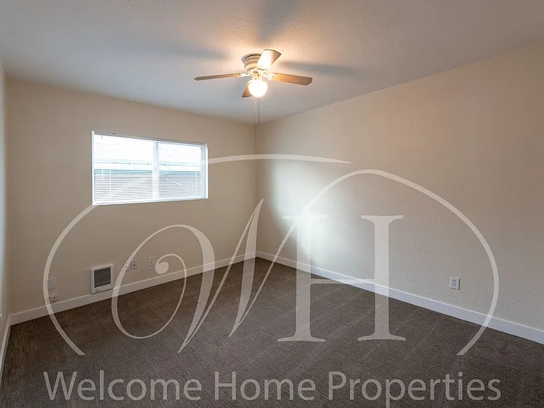 108 SE 6th St — Photo 46