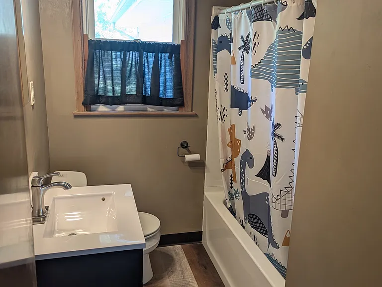 116 Rhame Ave — Photo 6