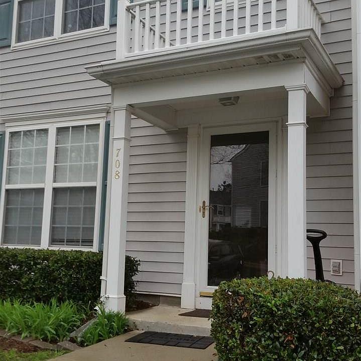 2nd image of 708 Canyon Lake Cir