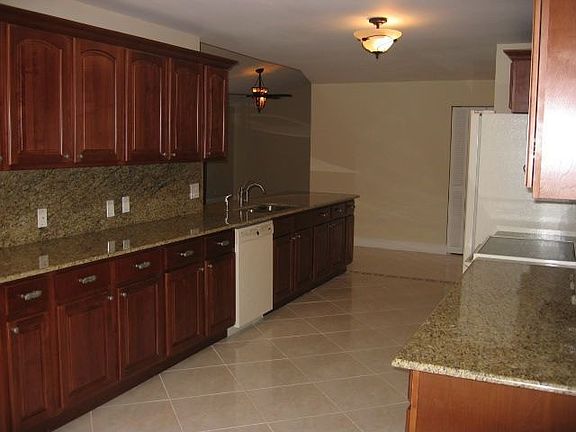 HUGE GRANITE KITCHEN
