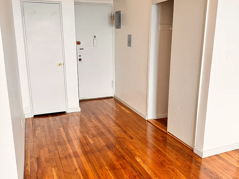 14943 35th Ave #6J — Photo 7