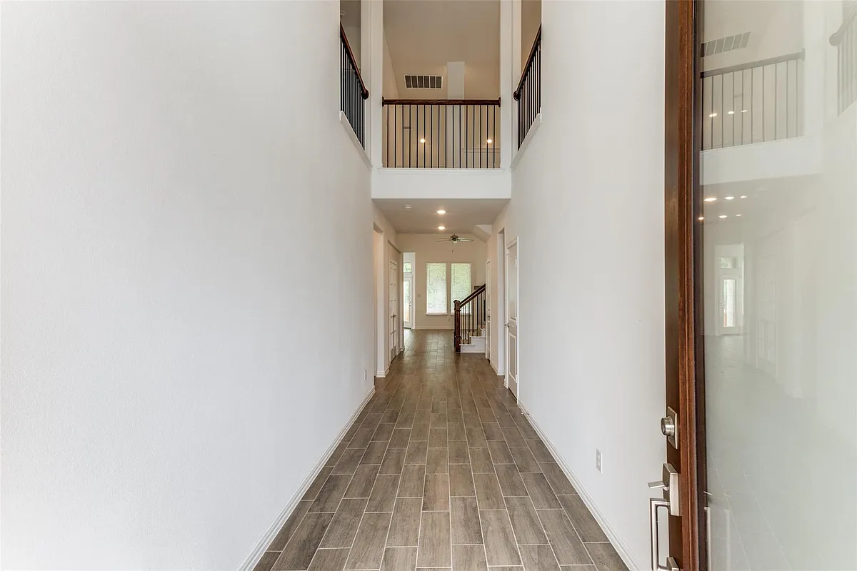 Building Photo - 7921 Lindheimer Ln