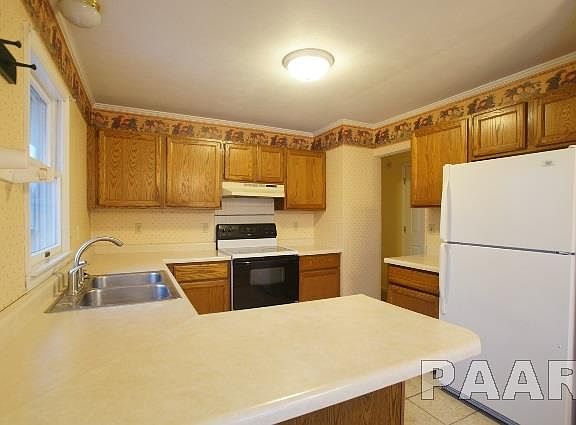 5th image of 403 Pecan St