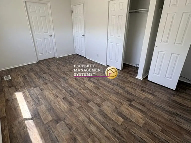 5117 W Loomis Ln — Photo 13