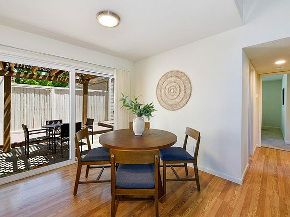 4th image of 2737 Lakeview Drive