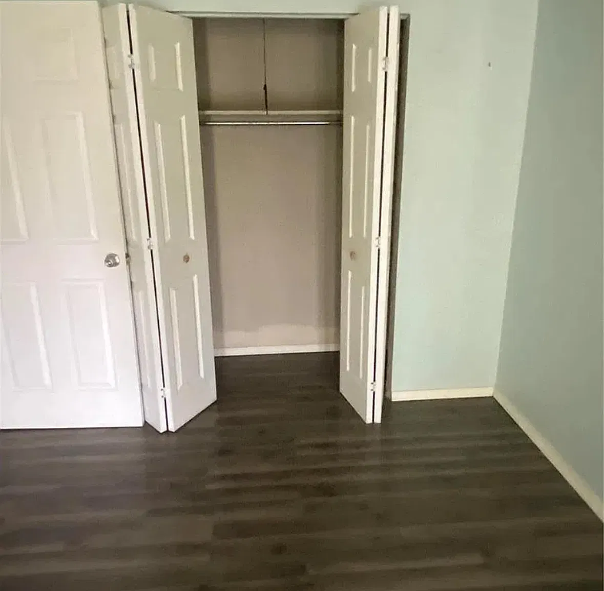 2 bed, 806 sqft, $1,300 — Photo 2