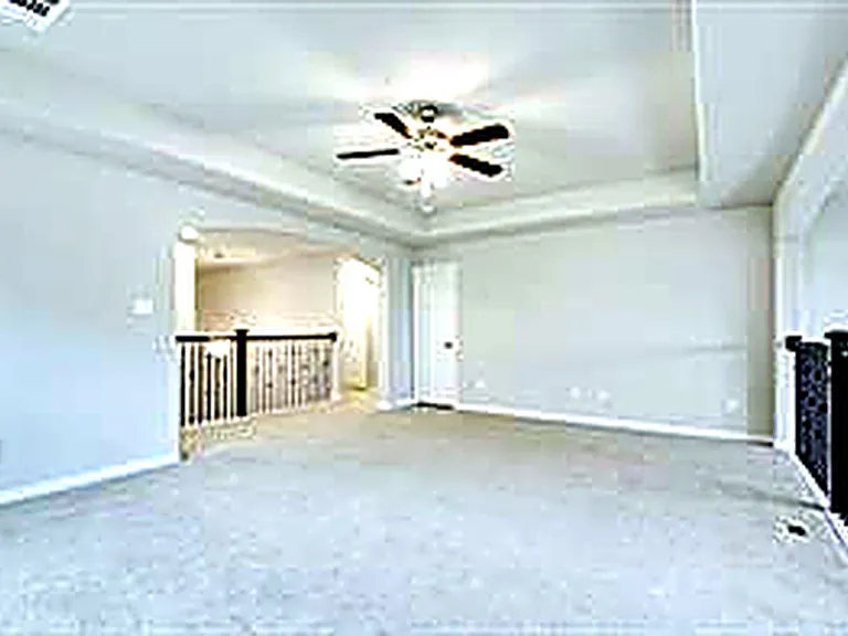 2212 Long Park Ave — Photo 7