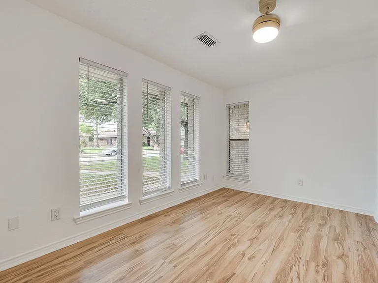 7124 Teresita Trl — Photo 16