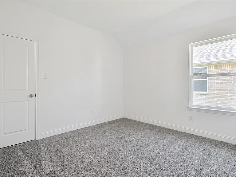 509 Amenduni Ln — Photo 28