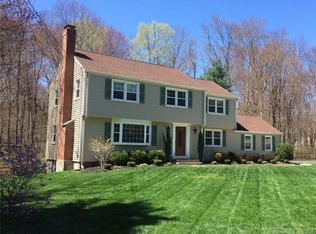 12 Cardinal Rd, Simsbury, CT 06070