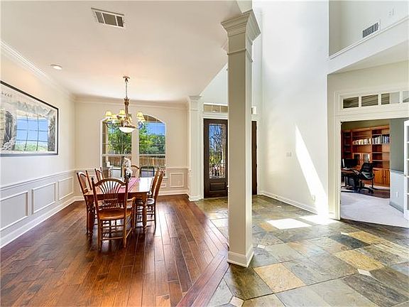 5th image of 10424 Peonia Ct